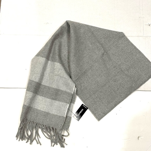 EXPRESS New Fringed Gray Scarf Soft Long - Picture 2 of 4